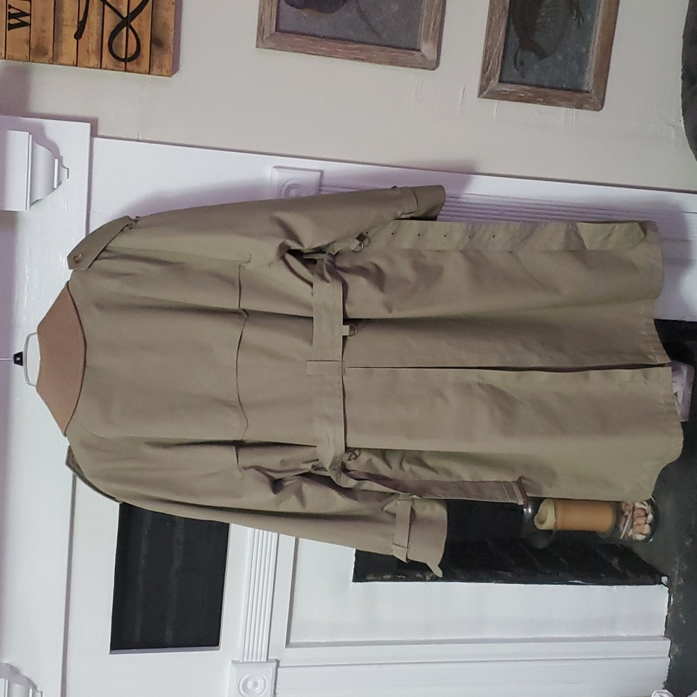 Brooks Brothers trench coat - Picture 8 of 16